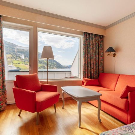 Olden Fjordhotel Exteriér fotografie
