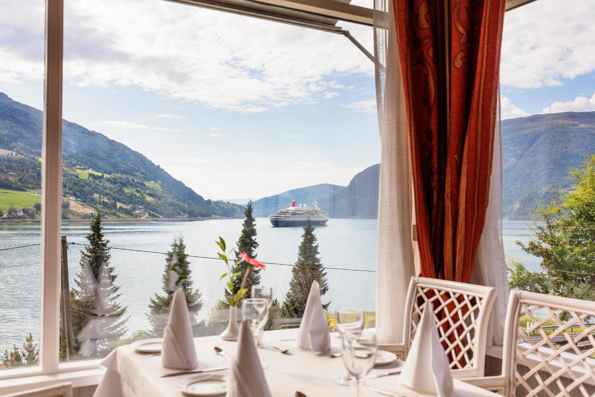 Olden Fjordhotel Exteriér fotografie